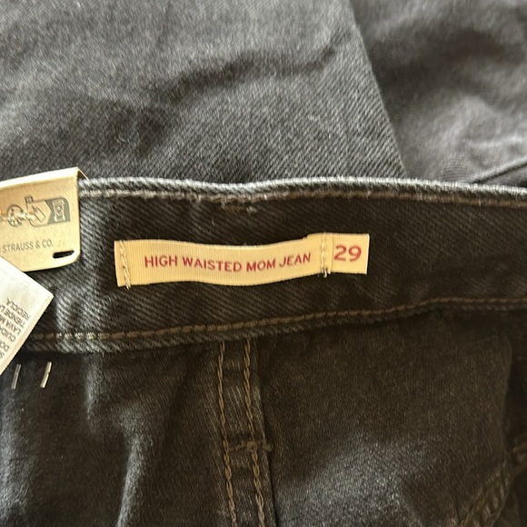 NWT Levi's Women's Sliced High-Waisted Mom Jean BLACK - Picture 8 of 12